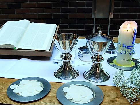 Gottesdienst mit Abendmahl und Kirchenkaffee; P. Dr. Bergemann