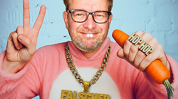 Martin Sierp - „FALSCHER HASE! Magic & Möhr” - wandelbarer Magier, Comedian und Alleskönner
