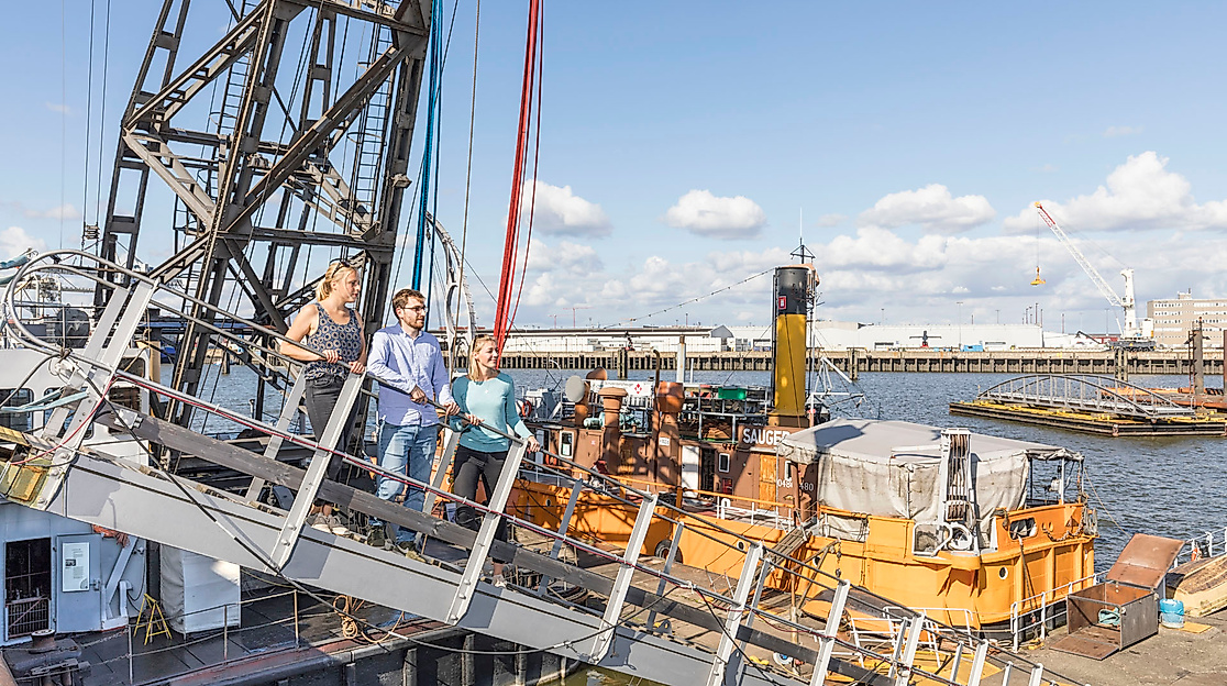 Schwimmdampfkran und Schutendampfsauger