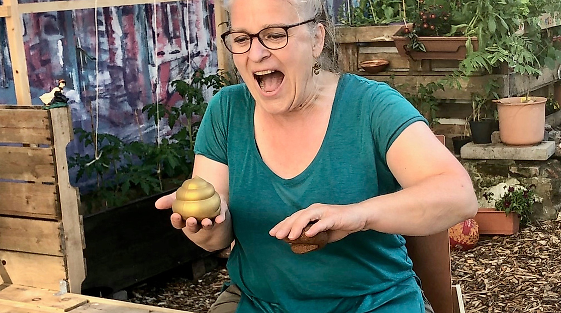 Ach Du Scheiße! "Oh, wer sitzt denn da auf dem Klo?!"