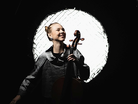 Valerie Fritz, Violoncello
