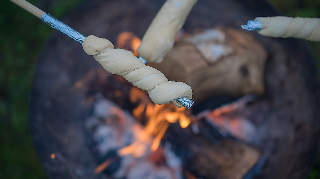 Lagerfeuer mit Stockbrot
