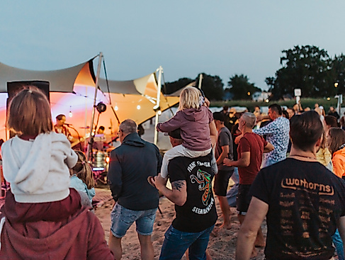 Musik im Strandkorb _ junge Bühne Scharbeutz Zuschauer 2024 © TALB(1)
