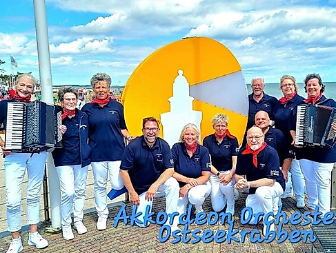 Maritimes Platzkonzert der Ostseekrabben