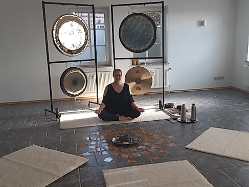 Anyka Appel im Yogastudio