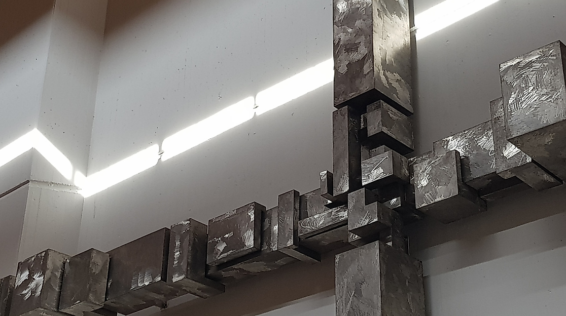 Liegendes Kreuz, Lichtstrahl