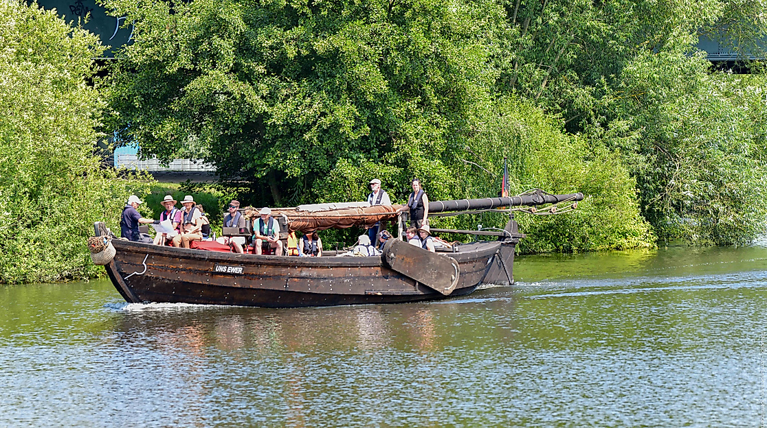 ewer-auf-schleusenkanal-1203