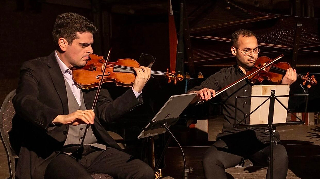 Hochformat Neda Navaee