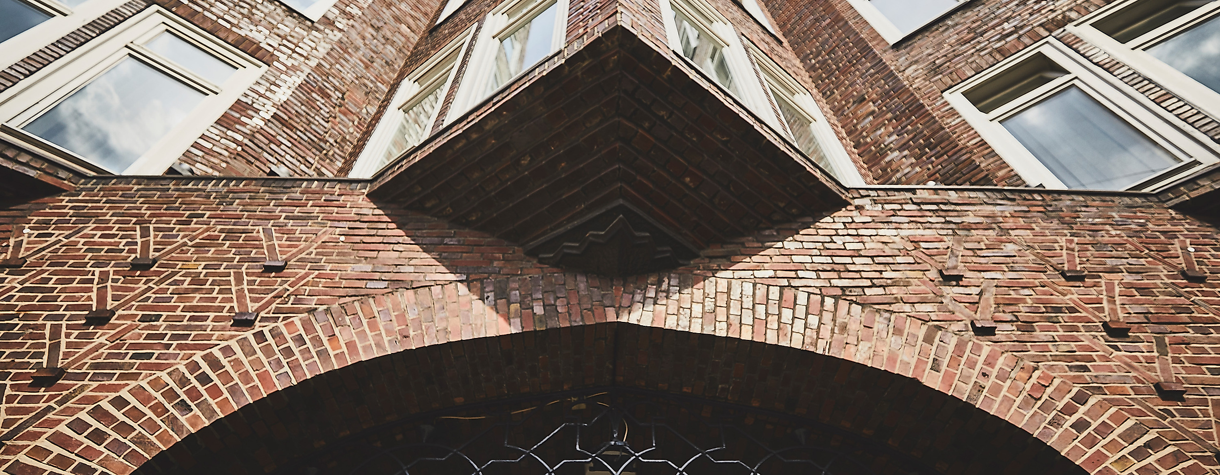 kontorhausviertel_montanhof-aussenaufnahme-details_c-julia-schwendner-1