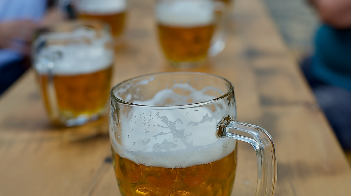 sirichs-biergarten-c-unsplash-bohdan-stocek