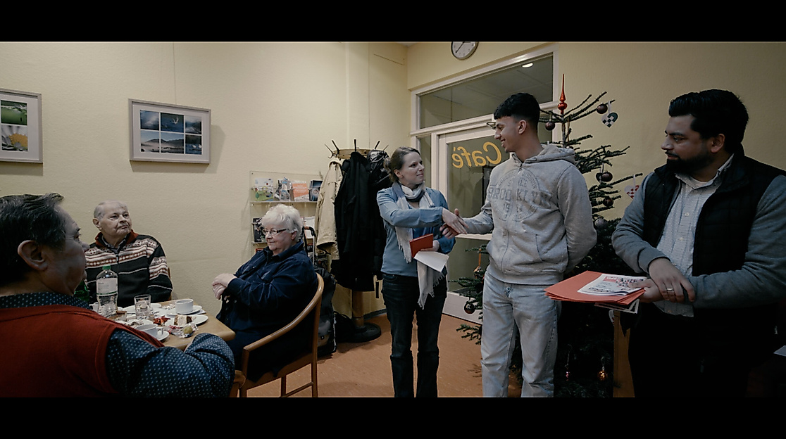 UNTEN_16_FINALISIERUNG_MASTER_STRATOCASTER.00_18_54_04.Standbild201-scaled