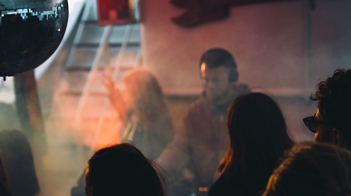 Wellenklang auf der Elbe x BlondyBlack