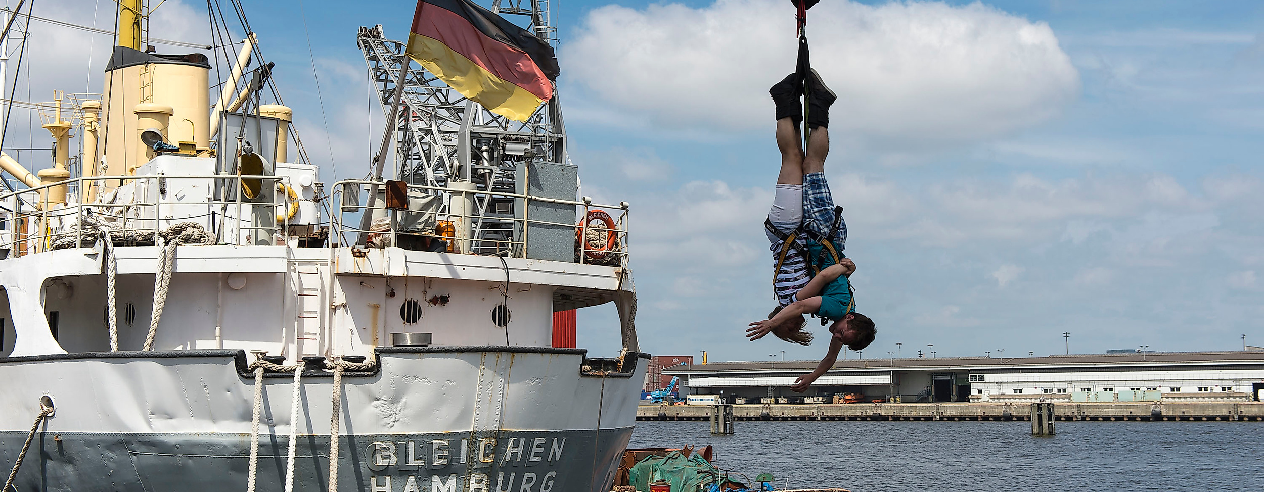 Bungee Jumping Hafenkran