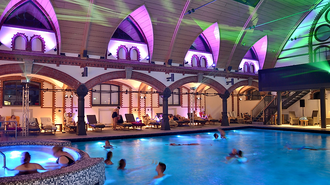 Hallenbad Kaifu