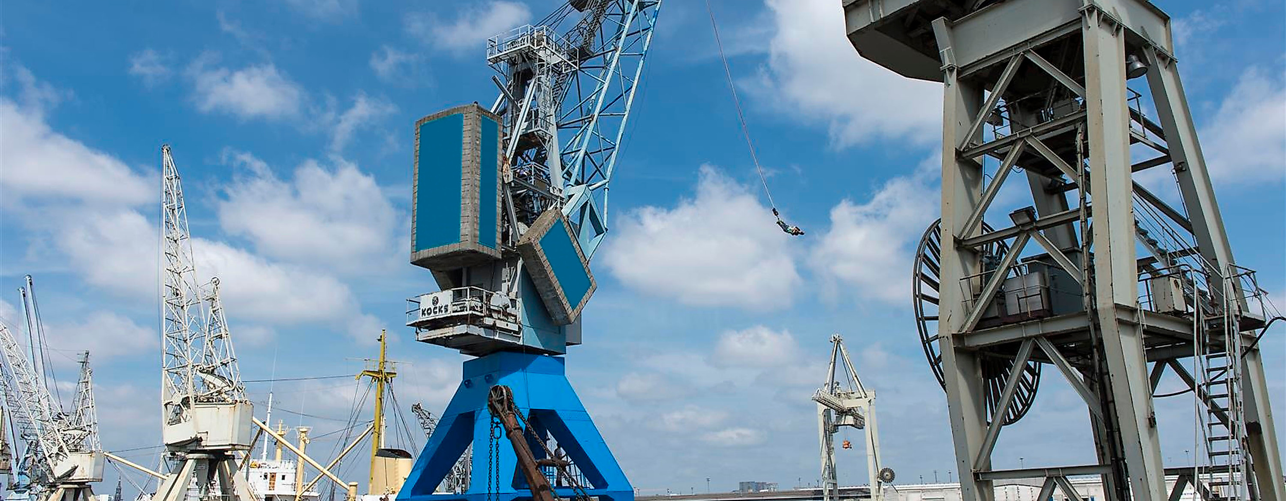 Bungee Jumping Hafenkran