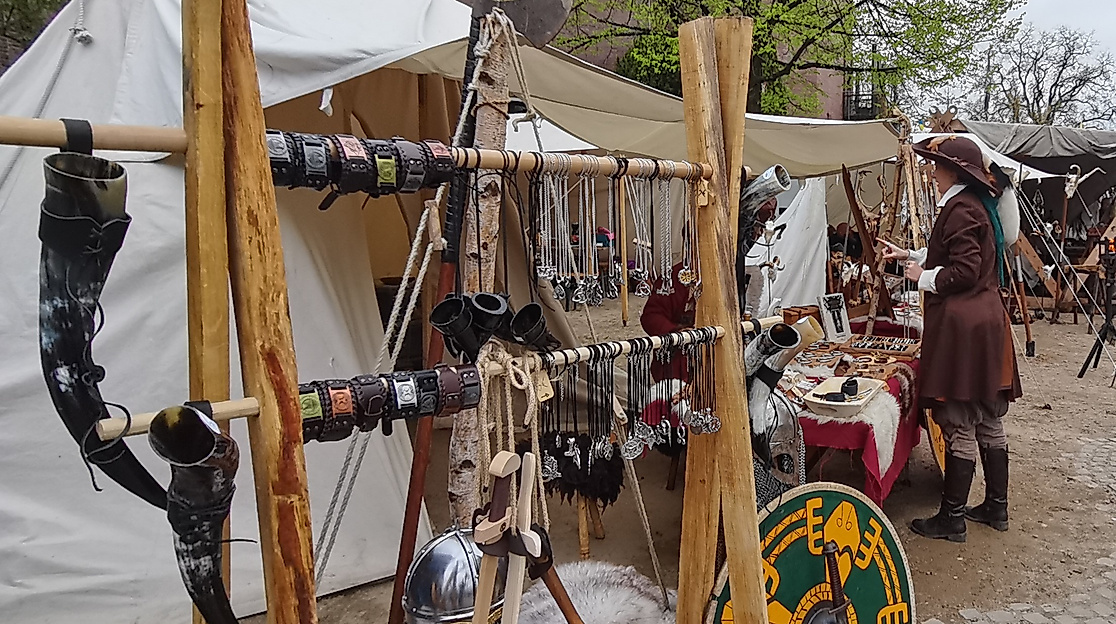 Mittelaltermarkt-Rathausplatz-Wedel-Mai-2023