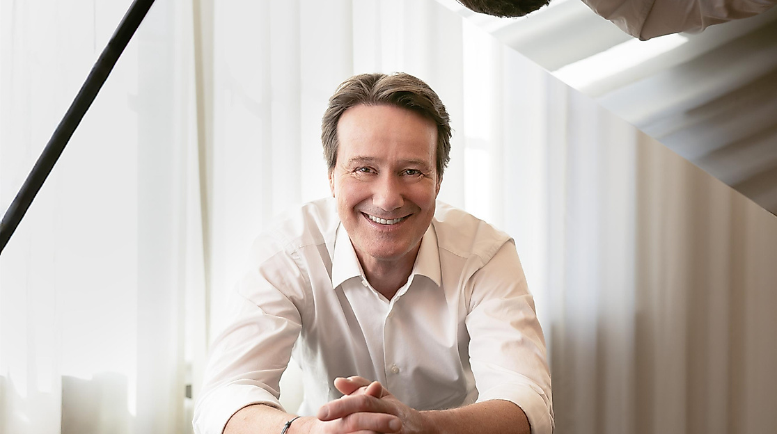 Rainer_Bielfeldt_mit_Flüge