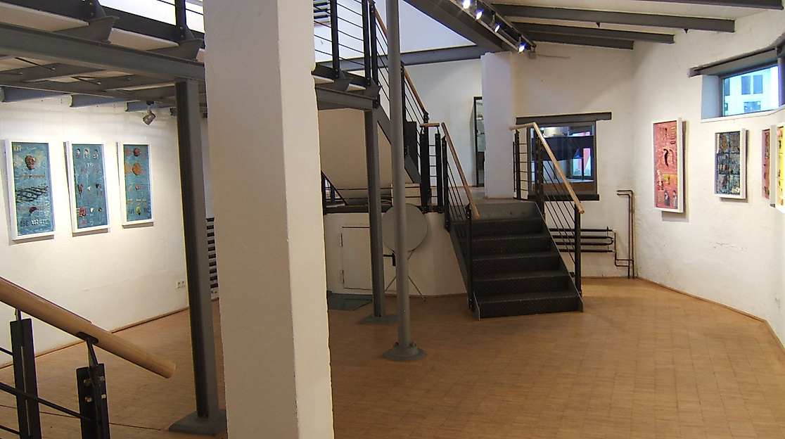 Der Veranstaltungsraum 'Kesselhaus' des Stadtteilarchivs Ottensen mit Ausstellungi im 2. Hinterhof in der Zeißstraße 28, 2016