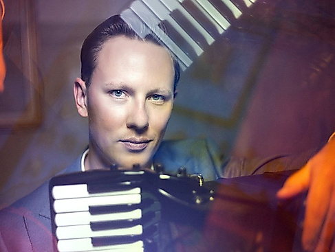 Stuttgarter Kammerorchester / Martynas Levickis