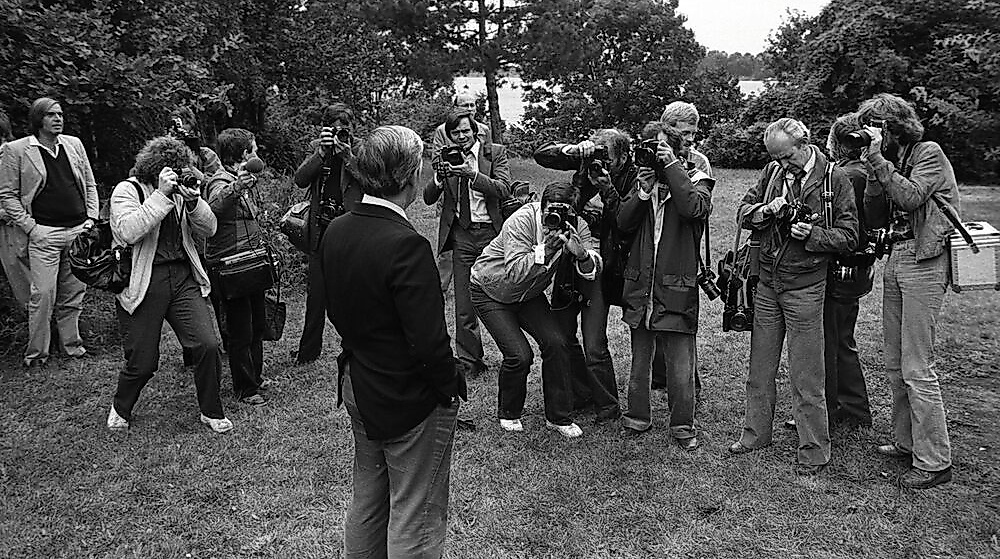 Bundeskanzler-Helmut-Schmidt-Stiftung_K_1979_Fototermin_Brahmsee_AdsD - Darchinger-Archiv-00002630-HighRes.jpg