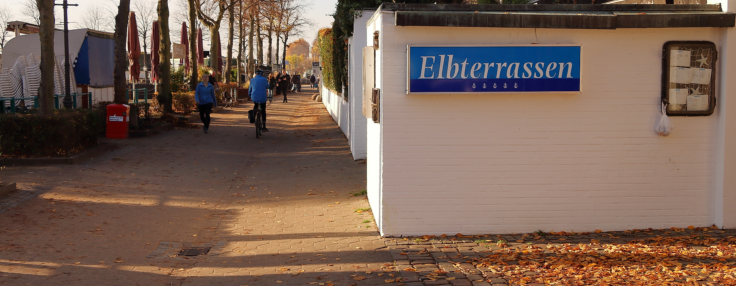 cafe-elbterrassen_c-2018-hamburg-tourismus-gmbh-johanna-nickel_01