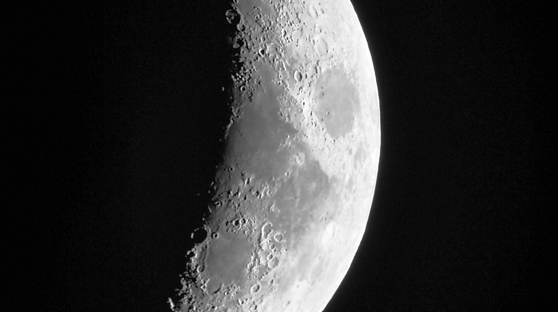 Mond mit Terminator (die Tag- Nachtgrenze)