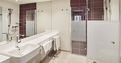 Barrierefreies Bad Premier Inn Hamburg City