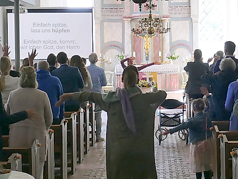 Moderner Gottesdienst "Der Vielfältige"