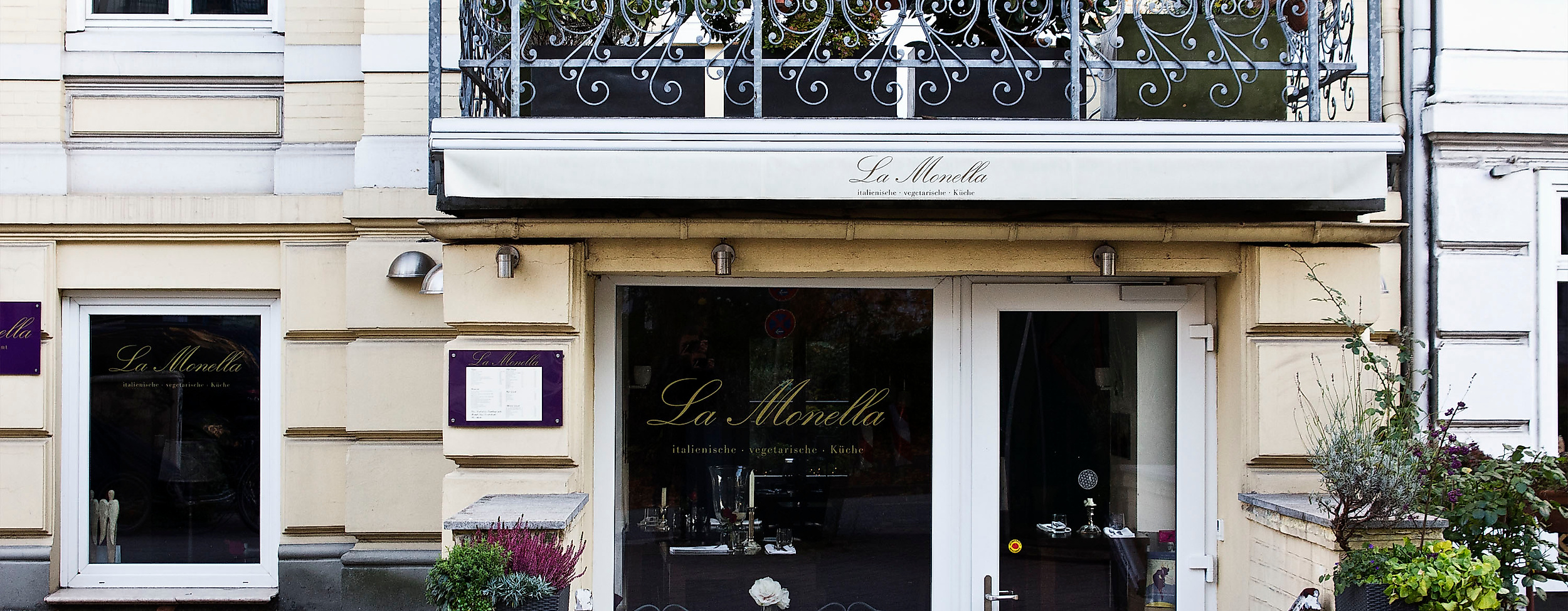 la-monella_front_c-2018_tschreiber