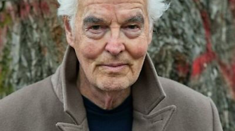 Bodo Kirchhoff - Nahaufnahme einer Frau, die sich entfernt