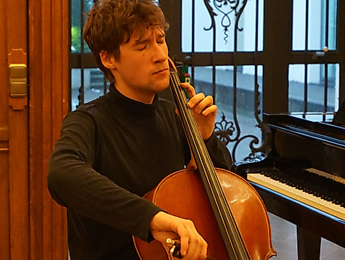 oskar-meier-cellist-kompr