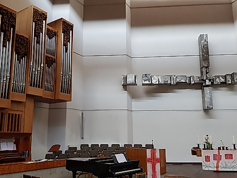 Ogel, Flügel, Kreuz, Altar