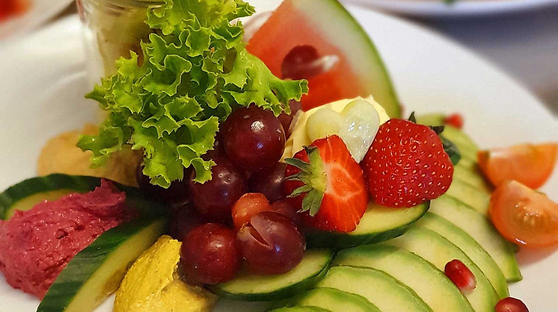 cafe-avi_veganes-fruehstueck_c-2020_oliver-bruns