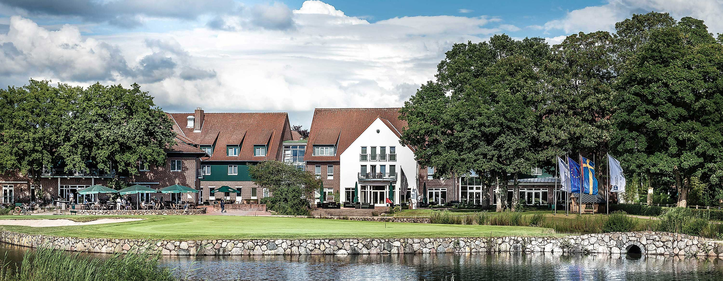 restaurant-lemsahler_aussenansicht_c-steigenberger-hotel-treudelberg_1