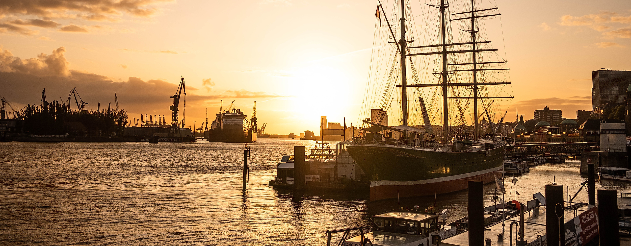 Sonnenuntergang Landungsbrücken
