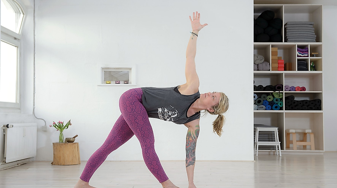 isy_03_c_innersmileyoga