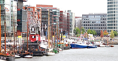 traditionsschiffhafen-im-sandtorhafen_c-shm-dirk-passehl-2
