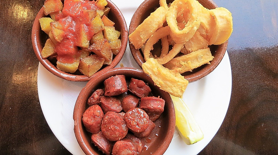 tapas-703902_c-bild-von-richard-eisenmenger-auf-pixabay