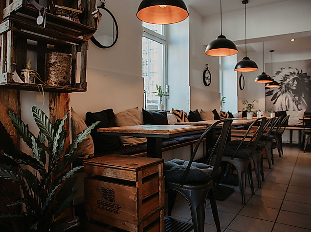 cafe-avi_innenraum_c-2020_lene-juergens