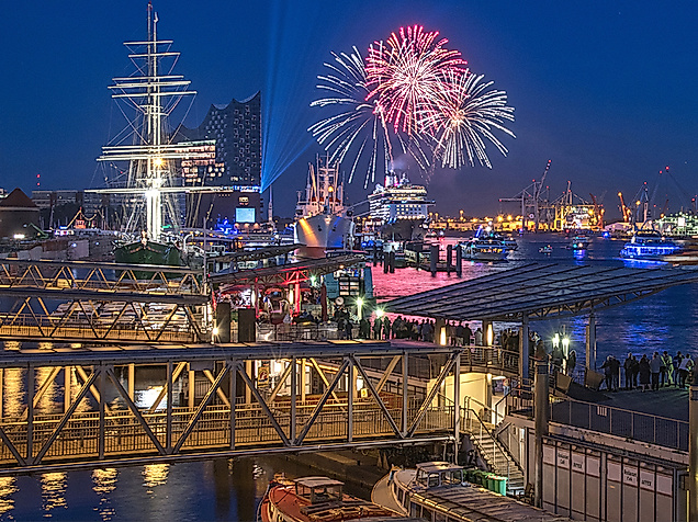 Reisepaket: Hafengeburtstag auf der Commodore