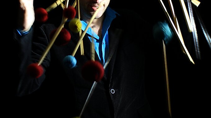 Chris Hopkins' Hoptimists feat. Matthias Strucken (vib) - Swinging into the New Year with Good Vibes!