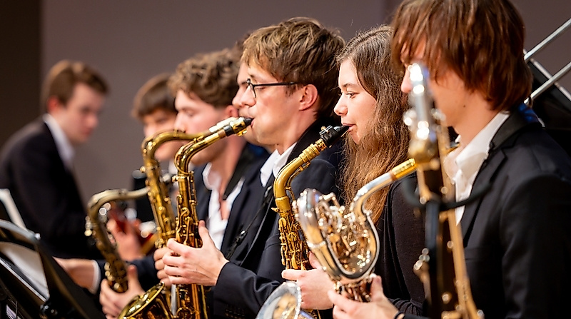 FRISCHER WIND IM HERBST - Jazz mit Kathrine Windfeld und dem LJJO Hamburg