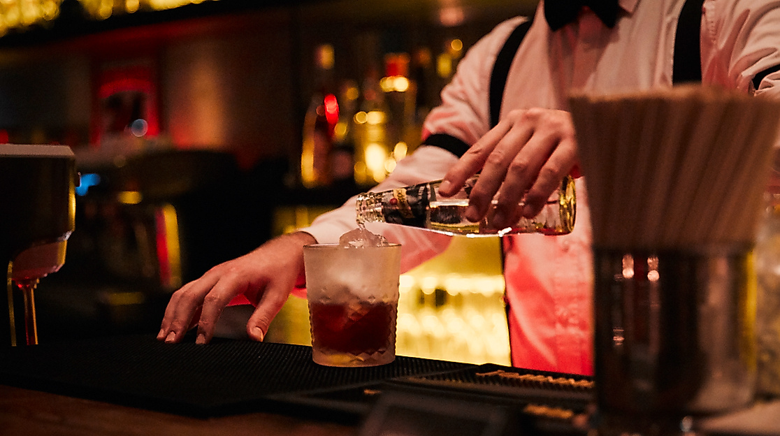 bar-dacaio_02_people-c-the-george-hotel-hamburg