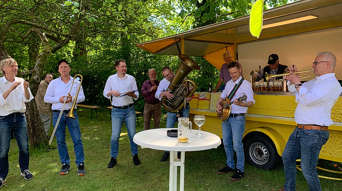 Traditional Old Merry Tale Jazzbad