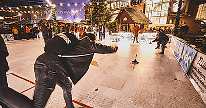 Eisstockschießen Wintergarten St. Pauli Weihnachtsmarkt Rindermarkthalle