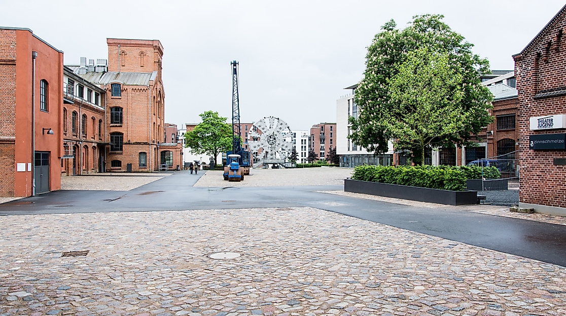 Bert-Kaempfert-Platz