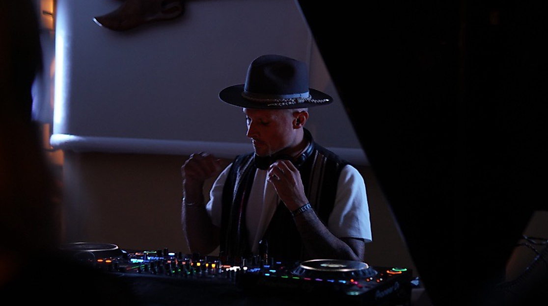 Wellenklang auf der Elbe x Showcase