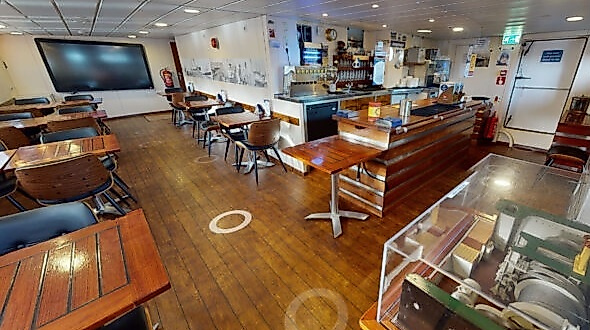 hochseeschlepper-elbe-salon