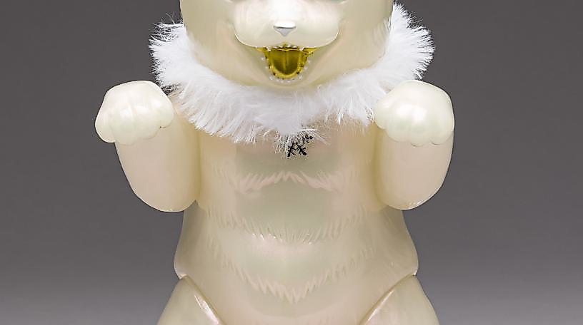 Daioh Negora Snow Pearl, Konatsuya, Japan, 2025, Plastik, 16 x 10 x 20 cm, Ankauf 2025. ©