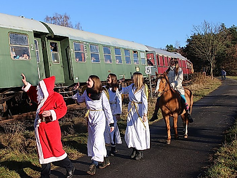 der-nikolaus-die-engel-und-die-reiterin_2